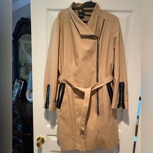 Raffaella Beige trench women’s coat with Zipper Accent Sz XL